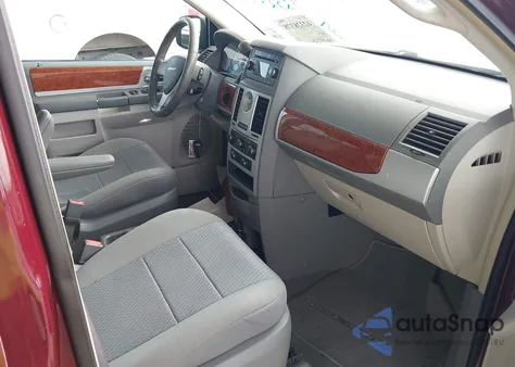 2009 Chrysler Town & Country Touring from USA, damaged, VIN 2A8HR54119R525878